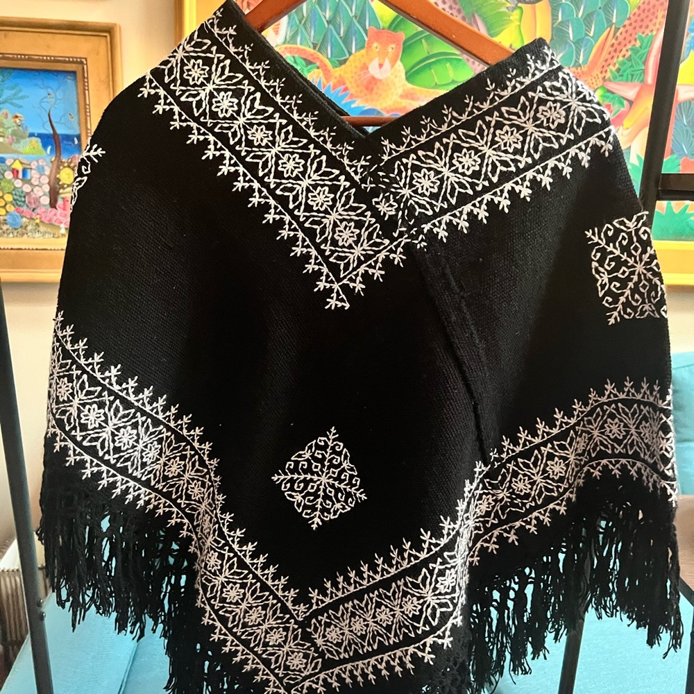 Poncho Mexican black and white